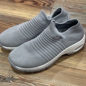 Cushionaire 9 Gray Slip-On Women’s Shoes w Comfort Foam